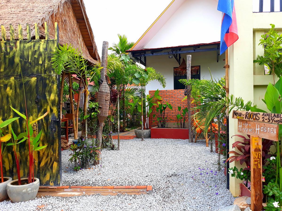 Happy Hippies Hostel Siem Reap Exterior photo